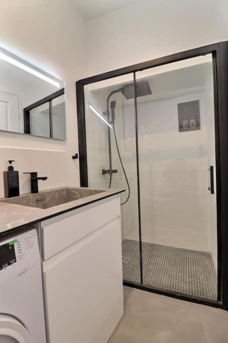 Unique Loft Apartment Located 15 Minutes From The Champs Elysees サン・トゥアン エクステリア 写真
