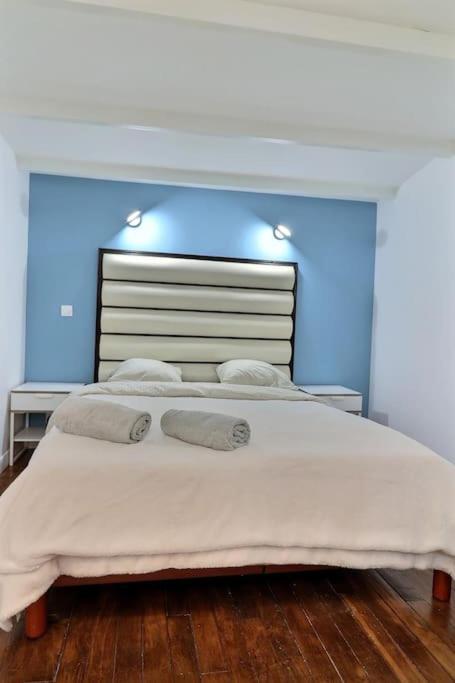 Unique Loft Apartment Located 15 Minutes From The Champs Elysees サン・トゥアン エクステリア 写真